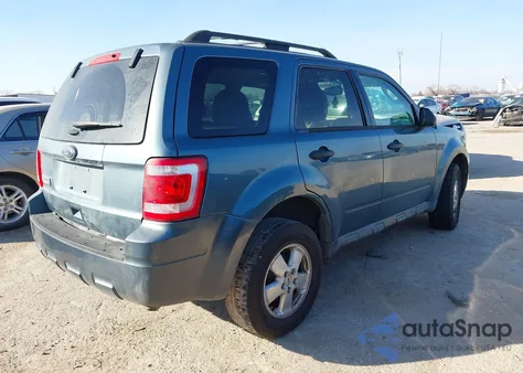 2011 Ford Escape Xlt z USA, uszkodzony, nr VIN 1FMCU9D78BKC08160